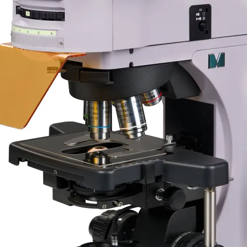 figura microscopio a fluorescenza MAGUS Lum 490L,  16