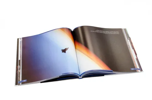 immagine spazio. Vuoto non-vuoto. Libro educativo. Copertina rigida,  4